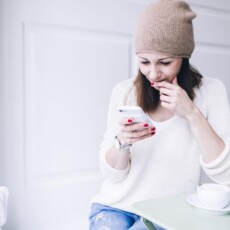 <a href="http://amzn.to/2xacnPp" target="_blank">CLUSE Uhr</a> - <a href="http://amzn.to/2io6ICY" target="_blank">Iphone 7 Smart Battery Hülle</a>