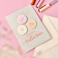 <strong>Verwendete Materialien:</strong>
<br /><br /> Valentinstag Lettering Vorlagen – Kartenidee